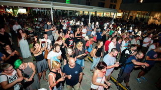 U povodu 4. rođendana Boutique hostela Forum, “najpristojniji mogući” riječki Let 3 održao je fenomenalan koncert na antičkom Forumu