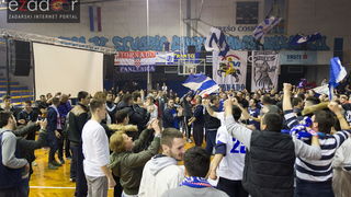 Humanitarno gledanje utakmice Zadar-Cibona (85-84) u Jazinama Humanitarno gledanje utakmice Zadar-Cibona (85-84) u Jazinama