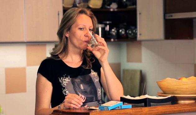 Žena iz reklame za Happy Pills