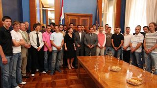 Image 1203377 (auto)