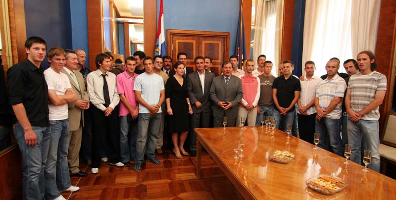 Image 1203377 (auto)