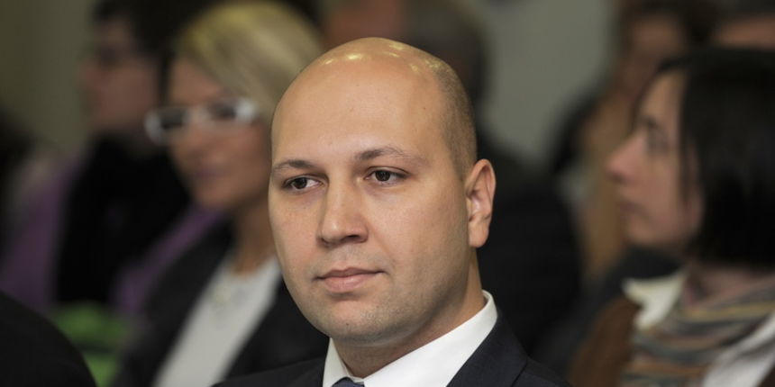 Puljani kod Drnisa, 261012.
2. prezentacija Projekta integracija u EU natura 2000 u organizaciji Ministarstva zastite okolisa, prezentaciji su nazocili ravnatelji zasticenih podrucja i ministar Mihael Zmajlovic.
Foto: Niksa Stipanicev / CROPIX