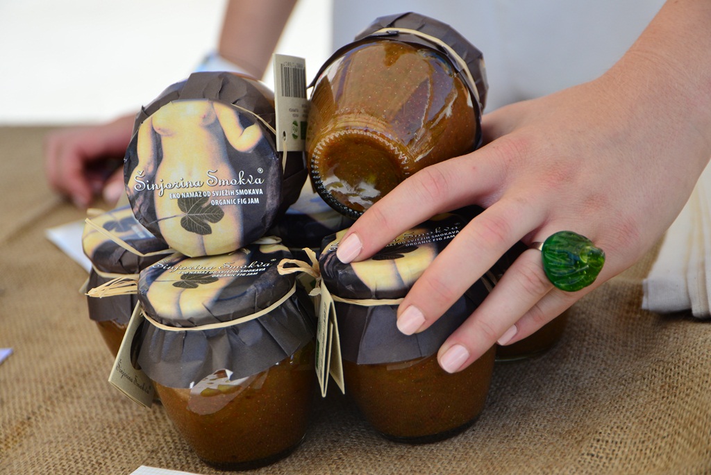 9. Festival smokava: Sajam na Trgu pet bunara