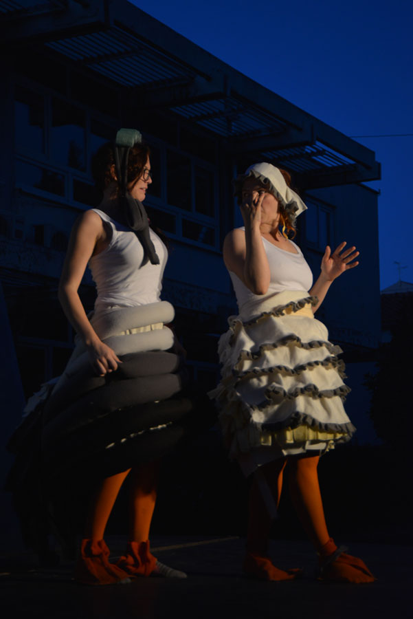 Ružno pače u izvedbi Dragon Teatra Ružno pače u izvedbi Dragon Teatra