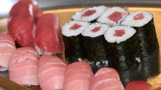 Tuna, Sushi & Wine Festival: Japanski masterchef Nakatsuji održao edukaciju pripreme tradicionalnih japanskih jela Tuna, Sushi & Wine Festival: Japanski masterchef Nakatsuji održao edukaciju pripreme tradicionalnih japanskih jela