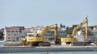 Vandali napravili veliku štetu na gradilištu obalnog zida u Petrčanima