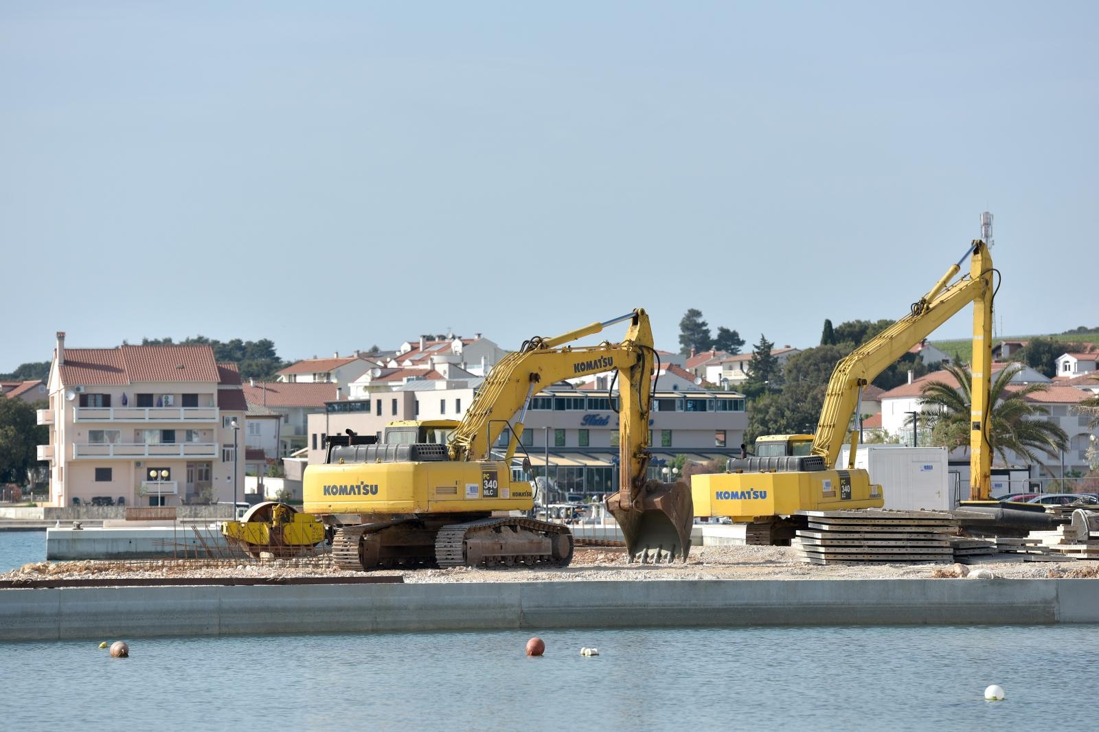 Vandali napravili veliku štetu na gradilištu obalnog zida u Petrčanima