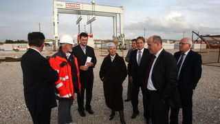 Zadar, 081111.
Premijerka Jadranka Kosor sa ministrima posjetila je Zadar povodom sportskih igara za invalide domovinskog rata, posjetila je i Luku Gazenicu koja je u izgradnji.
Foto : Andrija Lucic / cropix Zadar, 081111.
Premijerka Jadranka Kosor sa ministrima posjetila je Zadar povodom sportskih igara za invalide domovinskog rata, posjetila je i Luku Gazenicu koja je u izgradnji.
Foto : Andrija Lucic / cropix