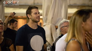 Svečani doček svjetskih prvaka Mihovila i Šime Fantele na Narodnom trgu Svečani doček svjetskih prvaka Mihovila i Šime Fantele na Narodnom trgu