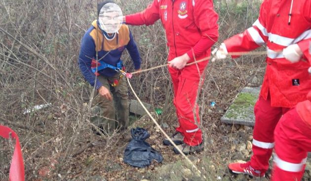 Zadarski HGSS spasio muškarca koji je upao u 15-metarsku jamu zbog mobitela, Foto: HGSS Zadar