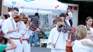 Biograd: 6. Dugi svehrvatski eno-eko-gastro-etno stol, Foto: Franjo Jurić Biograd: 6. Dugi svehrvatski eno-eko-gastro-etno stol, Foto: Franjo Jurić