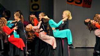 Plesna udruga Gesta: Božićni šoping u SuperOvoj, Foto: Željko Karavida Plesna udruga Gesta: Božićni šoping u SuperOvoj, Foto: Željko Karavida