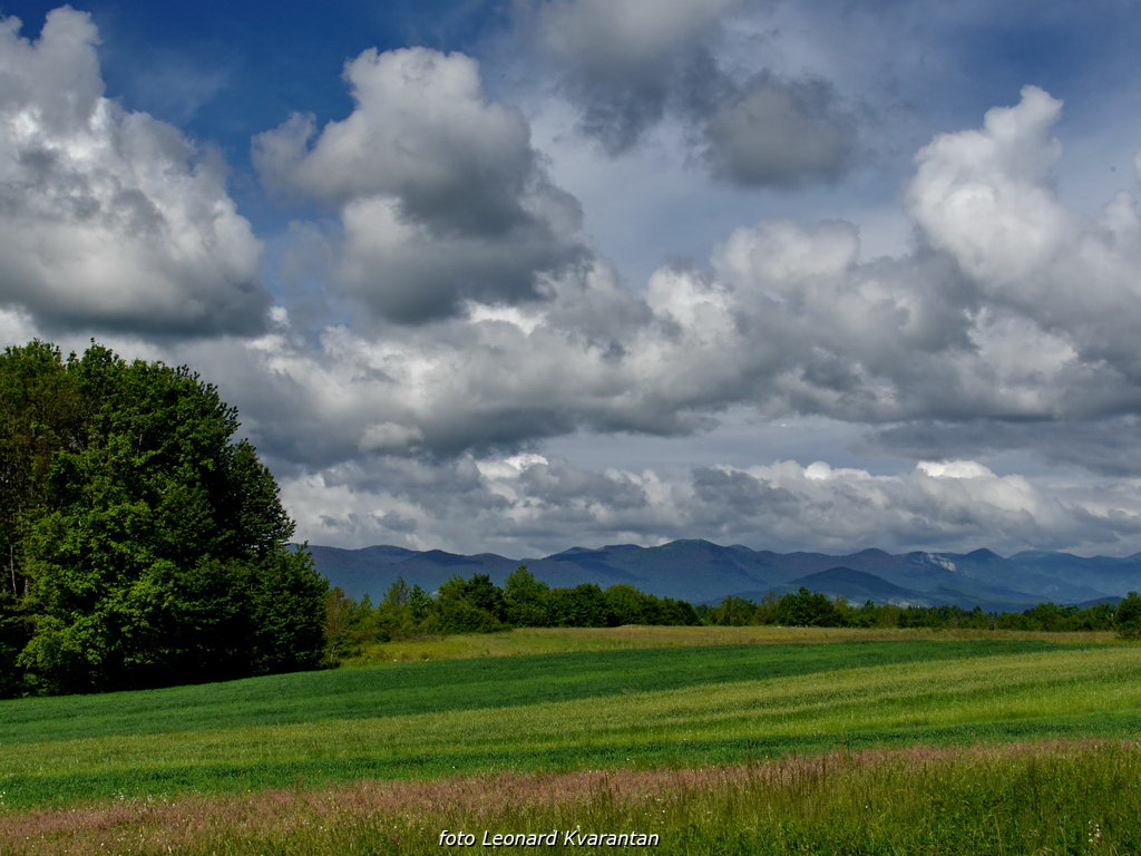 Zaigrani oblaci nad Likom