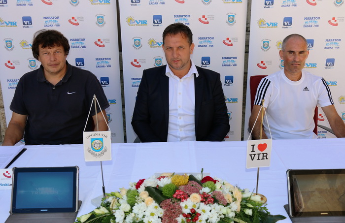 Na zadarskom Narodnom trgu najavljen Virski maraton 2016. Foto: Kažimir Škrbić/Virski list Na zadarskom Narodnom trgu najavljen Virski maraton 2016. Foto: Kažimir Škrbić/Virski list