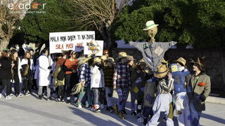 Paški zimski karneval 2018: Karnevalska povorka prošla ulicama grada do Pijace