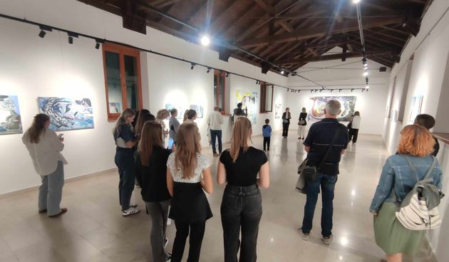 U Galeriji Kninskog muzeja otvorena izložba slika “Igra” Andrijane Mlinarević-Cvetković