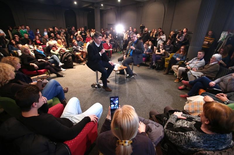 Zoran Milanovović u javnoj debati s građanima i novinarima Zoran Milanovović u javnoj debati s građanima i novinarima