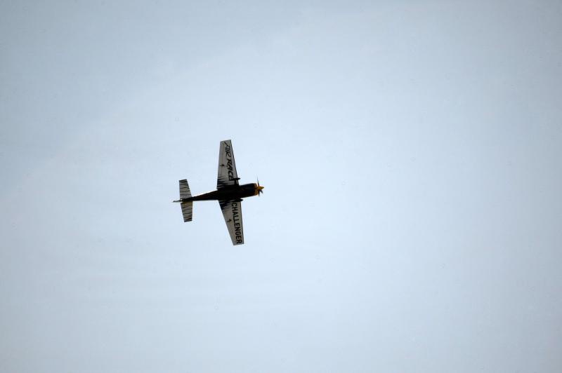 Aerodrom Vrsar domacin Red Bull Air Race Svjetskog prvenstva 2014. Red Bull Air Race okuplja najbolje svjetske pilote koji kombinacijom brzine, preciznosti i vjestine upravljaju okretnim avionima, provlaceci se kroz 25 m visoka vrata, do brzine od cak 370 Aerodrom Vrsar domacin Red Bull Air Race Svjetskog prvenstva 2014. Red Bull Air Race okuplja najbolje svjetske pilote koji kombinacijom brzine, preciznosti i vjestine upravljaju okretnim avionima, provlaceci se kroz 25 m visoka vrata, do brzine od cak 370