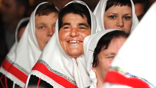 Zadar, 080111.
U Nadinu, selu pokraj Benkovca odrzana je danas
4. Cvitarijada pod nazivom Najbolji cvitarasi od Nina do Knina. Rijec je o natjecanju u kojem je sudjelovalo oko
30-ak samoukih sviraca etno skladbi na usnoj harmonici.
Na slici: zene u na Zadar, 080111.
U Nadinu, selu pokraj Benkovca odrzana je danas
4. Cvitarijada pod nazivom Najbolji cvitarasi od Nina do Knina. Rijec je o natjecanju u kojem je sudjelovalo oko
30-ak samoukih sviraca etno skladbi na usnoj harmonici.
Na slici: zene u na