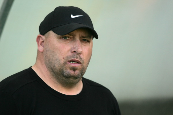 Pula,020411.
Prva HNL na stadionu Aldo Dorsina u Puli izmedju NK Istra 1961 i NK Zadar.
 Prva utakmica Igora Pamica otkako je ponovo trener Istre. Na fotografiji: Igor Pamic, trener Istre.
Foto: Srecko Niketic / CROPIX