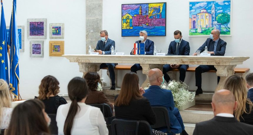 Branko Dukić, Božidar Longin, Josip Aladrović Branko Dukić, Božidar Longin, Josip Aladrović