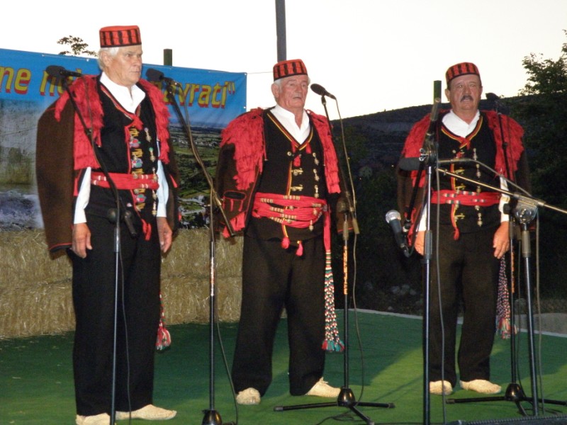 Lišane Ostrovičke: 1. Večer ojkanja “Od Sinja do Nina i Brinja”, Foto: Marko Mane Ledenko