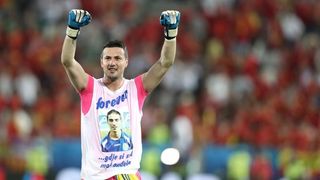 Velika fešta hrvatskih nogometaša i navijača u Bordeauxu nakon pobjede nad Španjolskom 2-1. Photo: Sanjin Strukic/PIXSELL Velika fešta hrvatskih nogometaša i navijača u Bordeauxu nakon pobjede nad Španjolskom 2-1. Photo: Sanjin Strukic/PIXSELL