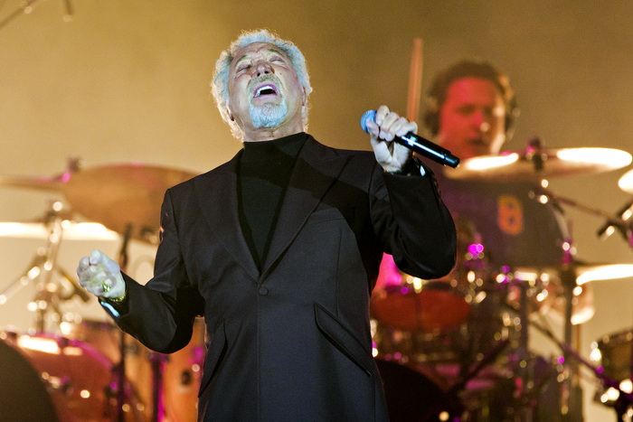 Zagreb, 211111.
Legendarni pjevac Tom Jones, odrzao je veceras koncert u Areni Zagreb u sklopu  Praise & Blame  europske turneje.
Foto: Neja Markicevic / CROPIX