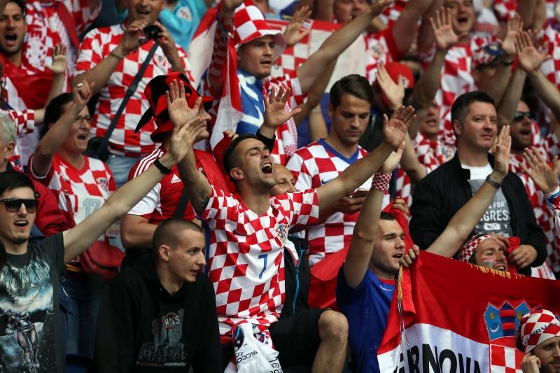 Slavlje igrača i navijača nakon pobjede nad Turskom. Photo: Goran Stanzl/PIXSELL Slavlje igrača i navijača nakon pobjede nad Turskom. Photo: Goran Stanzl/PIXSELL