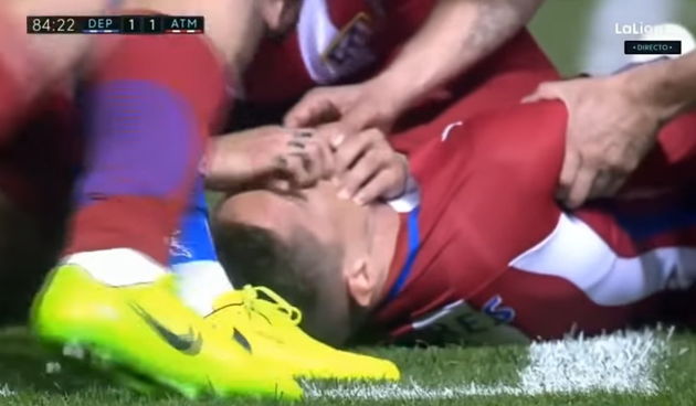 Šime Vrsaljko spašava Fernada Torresa