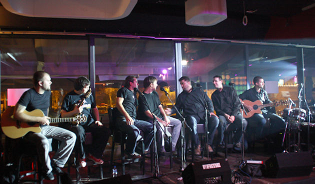 Klapa Libar u Maraschino baru 29. listopada 2009.