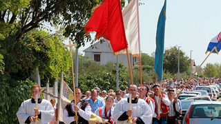 U Skabrnji odrzano veliko misno slavlje i procesija povodom blagdana Velike Gospe U Skabrnji odrzano veliko misno slavlje i procesija povodom blagdana Velike Gospe