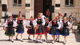 OŠ Zadarski otoci, učenici na Narodnom trgu