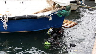 Ronioci kluba Sv. Roko izronili dio starog srušenog mosta u Jazinama, Foto: Mladen Malik