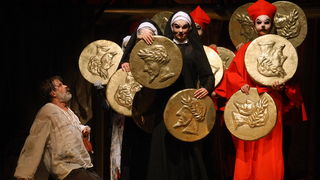 Zadar, 181010.
Kazalista lutaka Zadar u crkvi Sv. Dominika, veceras je premijerno izvelo predstava Michelangelo Buonarroti nastala prema drami Miroslava Krleze. Reziju i prilagodbu teksta potpisuje Drazen Ferencina, Michelangela igra Zlatko Kosta, a lik p Zadar, 181010.
Kazalista lutaka Zadar u crkvi Sv. Dominika, veceras je premijerno izvelo predstava Michelangelo Buonarroti nastala prema drami Miroslava Krleze. Reziju i prilagodbu teksta potpisuje Drazen Ferencina, Michelangela igra Zlatko Kosta, a lik p