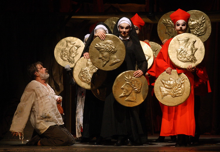 Zadar, 181010.
Kazalista lutaka Zadar u crkvi Sv. Dominika, veceras je premijerno izvelo predstava Michelangelo Buonarroti nastala prema drami Miroslava Krleze. Reziju i prilagodbu teksta potpisuje Drazen Ferencina, Michelangela igra Zlatko Kosta, a lik p Zadar, 181010.
Kazalista lutaka Zadar u crkvi Sv. Dominika, veceras je premijerno izvelo predstava Michelangelo Buonarroti nastala prema drami Miroslava Krleze. Reziju i prilagodbu teksta potpisuje Drazen Ferencina, Michelangela igra Zlatko Kosta, a lik p