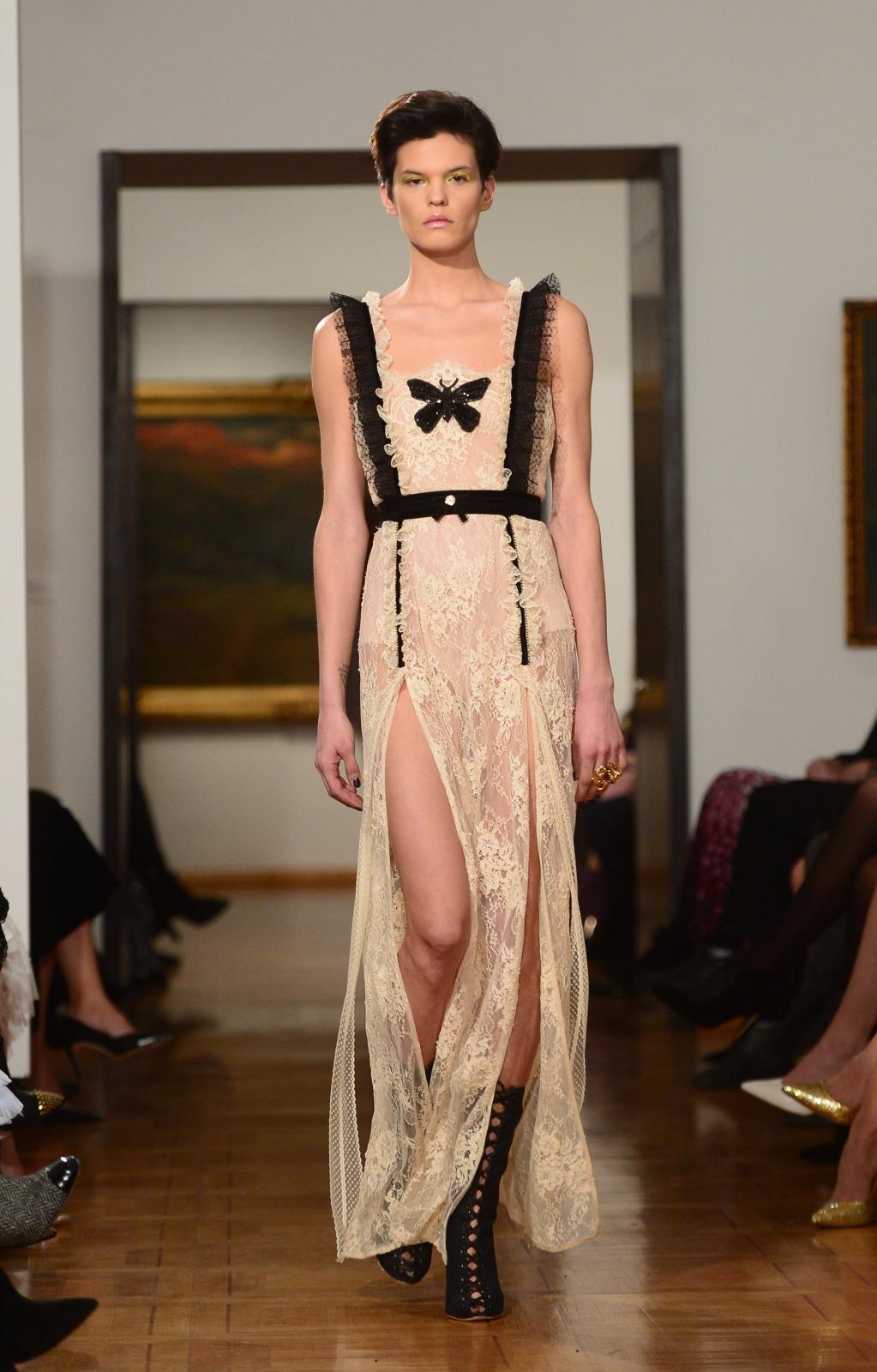 Modna revija “Lei Lou” Aleksandre Dojčinović u Modernoj galeriji