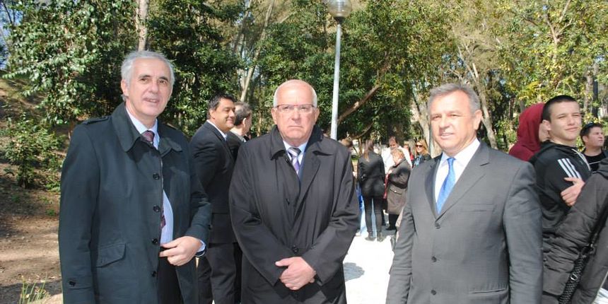 Perivoj Vladimira Nazora uređen u sklopu projekta “Zeleni otoci” Perivoj Vladimira Nazora uređen u sklopu projekta “Zeleni otoci”