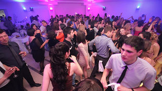 Maturalna večer Ekonomske škole (foto:Saša Čuka) Maturalna večer Ekonomske škole (foto:Saša Čuka)