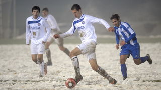 Karlovac, 271110.
Gradski stadion Karlovac
Nogometna utakmica 17. kola Prve HNL izmedju NK Karlovac i NK Zadar.
Na slici: detalj s utakmice.
Foto: Sime Sokota / CROPIX Karlovac, 271110.
Gradski stadion Karlovac
Nogometna utakmica 17. kola Prve HNL izmedju NK Karlovac i NK Zadar.
Na slici: detalj s utakmice.
Foto: Sime Sokota / CROPIX