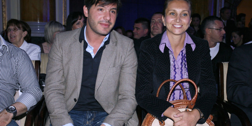 Zagreb, 290409.
U hotelu Regent Esplanade odrzana je modna revija modne marke Women Secret. Predstavljena je kolekcija kupacih kostima, donjeg rublja i pidjama za nadolazece ljeto.
Na slici: Stipe Maric i Iva Majoli.
Foto: Neja Markicevic / CROPIX