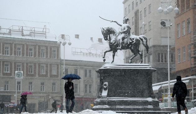 Zagreb, snijeg, Trg bana Jelačića