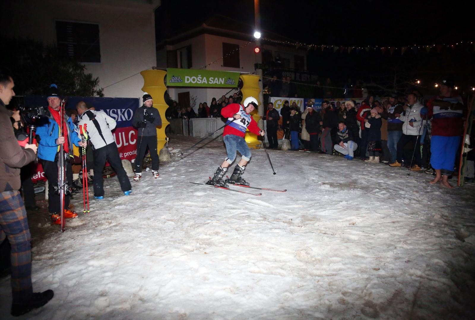 Svjetska atrakcija u Velom Ižu: Održana “Iška kraljica”- prva povijesna skijaška utrka na hrvatskim školjima Svjetska atrakcija u Velom Ižu: Održana “Iška kraljica”- prva povijesna skijaška utrka na hrvatskim školjima