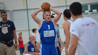 U povodu blagdana Kraljice Mira u Stanovima odigrana utakimica između veterana KK Zadar i Stanova, Foto: Iva Perinčić U povodu blagdana Kraljice Mira u Stanovima odigrana utakimica između veterana KK Zadar i Stanova, Foto: Iva Perinčić