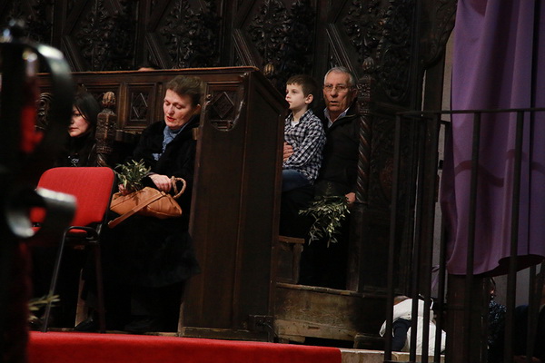 Cvjetnica 20. ožujka 2016: Nakon blagoslova maslinovih grančica, nadbisku Želimir Puljić predvodio je procesiju do katedrale sv. Stošije gdje je služio misno slavlje na kojem se pjevala Muka našeg Gospodina Cvjetnica 20. ožujka 2016: Nakon blagoslova maslinovih grančica, nadbisku Želimir Puljić predvodio je procesiju do katedrale sv. Stošije gdje je služio misno slavlje na kojem se pjevala Muka našeg Gospodina