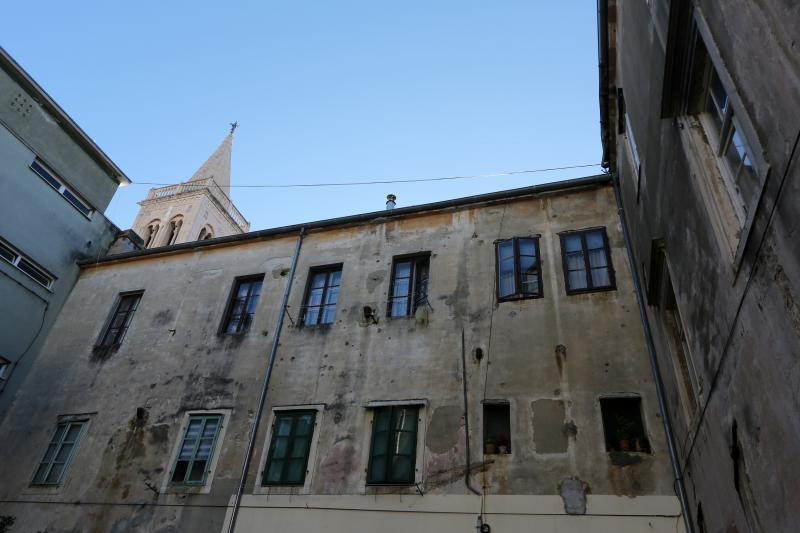 06.11.2013., Zadar – Dotrajale fasade na zgradama u centru grada. Photo: Filip Brala/PIXSELL 06.11.2013., Zadar – Dotrajale fasade na zgradama u centru grada. Photo: Filip Brala/PIXSELL