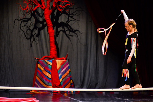 Circo Art u HNK Zadar izveo predstavu “Povratak u prirodu”