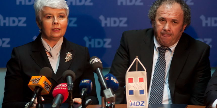 Zadar, 081111.
U Zadru je potpisan koalicijski sporazum HDZ-a i Hrvatske gradjanske stranke Zeljka Keruma za IX. i X. izbornu jedinicu.
Na fotografiji: predsjednica HDZ-a Jadranka Kosor i Zeljko Kerum.
Foto: Luka Gerlanc / CROPIX Zadar, 081111.
U Zadru je potpisan koalicijski sporazum HDZ-a i Hrvatske gradjanske stranke Zeljka Keruma za IX. i X. izbornu jedinicu.
Na fotografiji: predsjednica HDZ-a Jadranka Kosor i Zeljko Kerum.
Foto: Luka Gerlanc / CROPIX