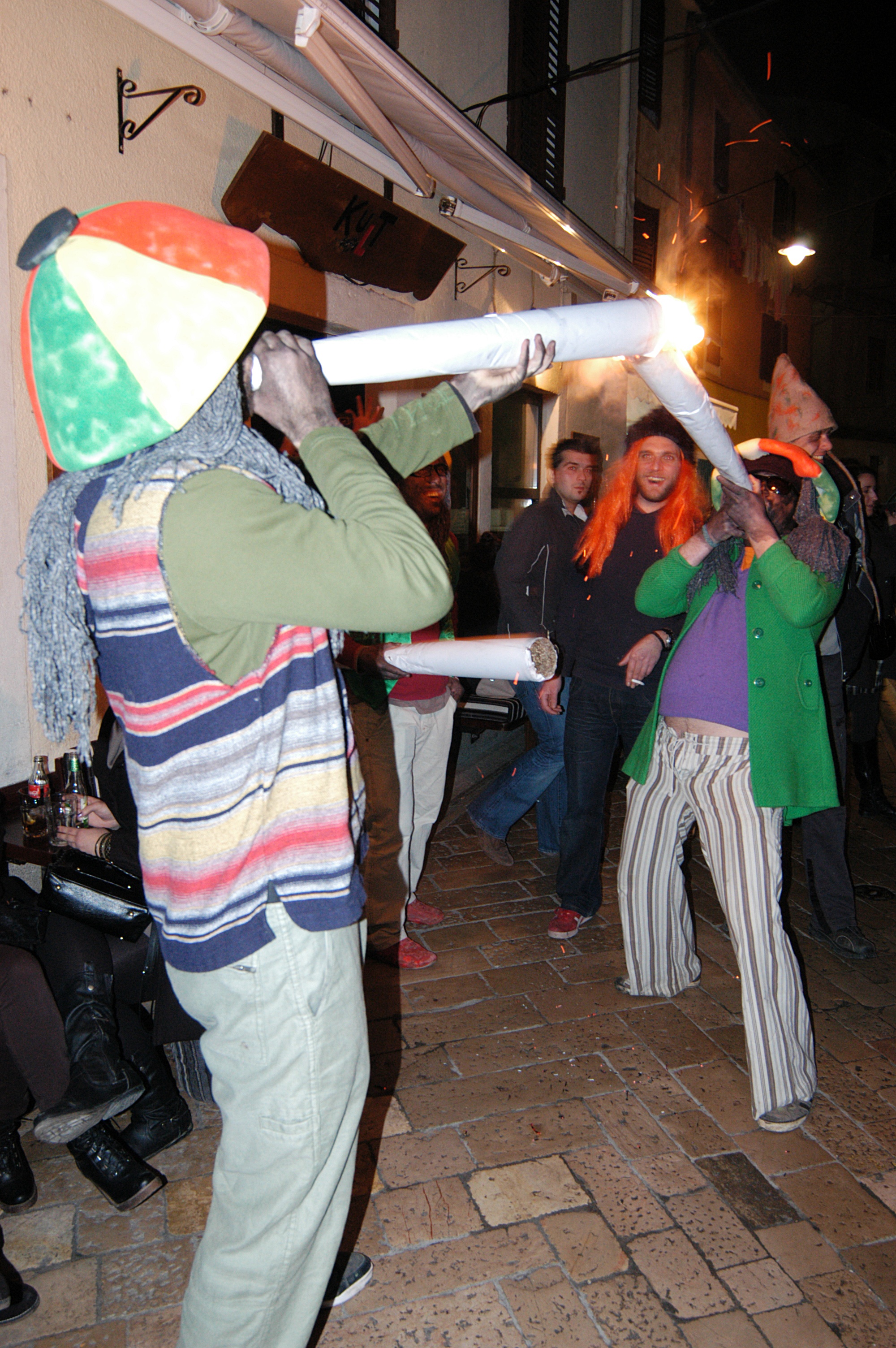 Caffe bar Kult: Kitsch party i Pacific bullets Caffe bar Kult: Kitsch party i Pacific bullets