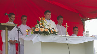 Misa na ostacima crkve na Petrini, foto: Leo Banić Misa na ostacima crkve na Petrini, foto: Leo Banić